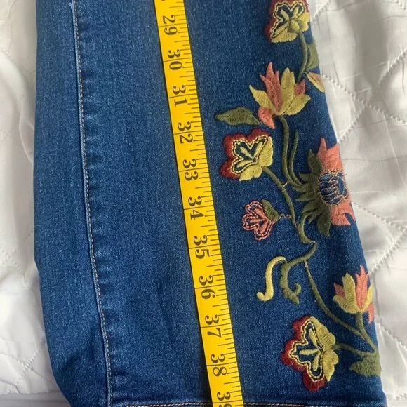 Embroidered Blue Women's Jeans - Picture 8 of 8